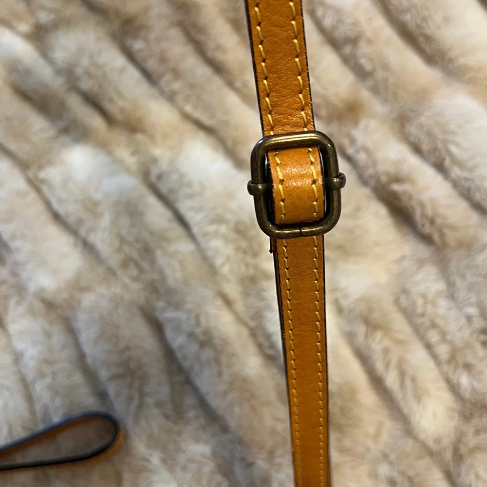 Pratesi elegant gold